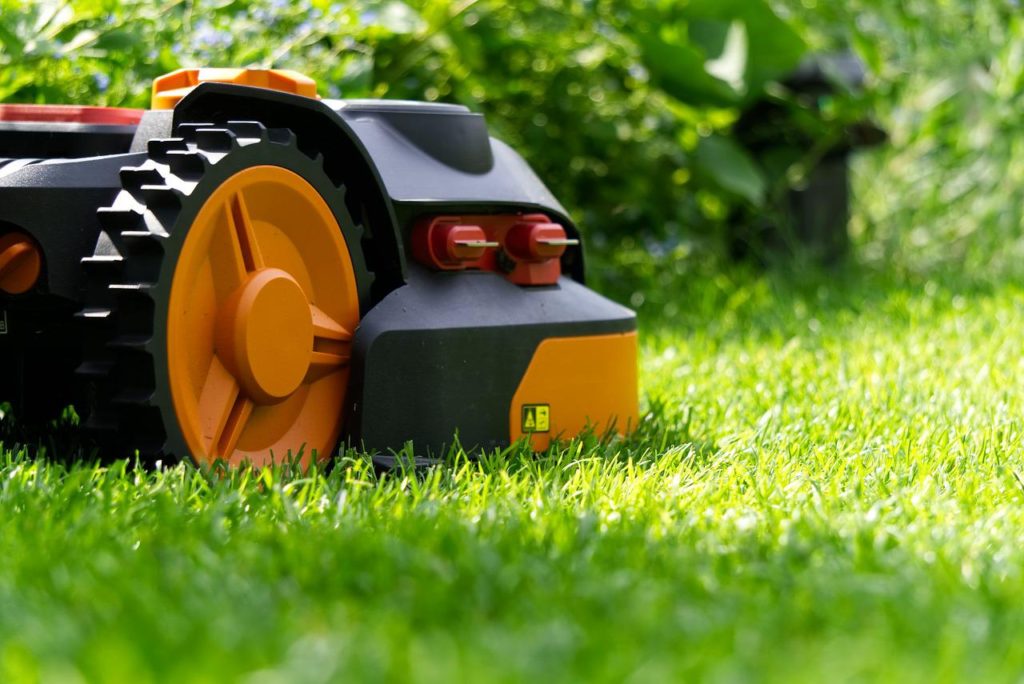 5 things about robotic lawn mowers